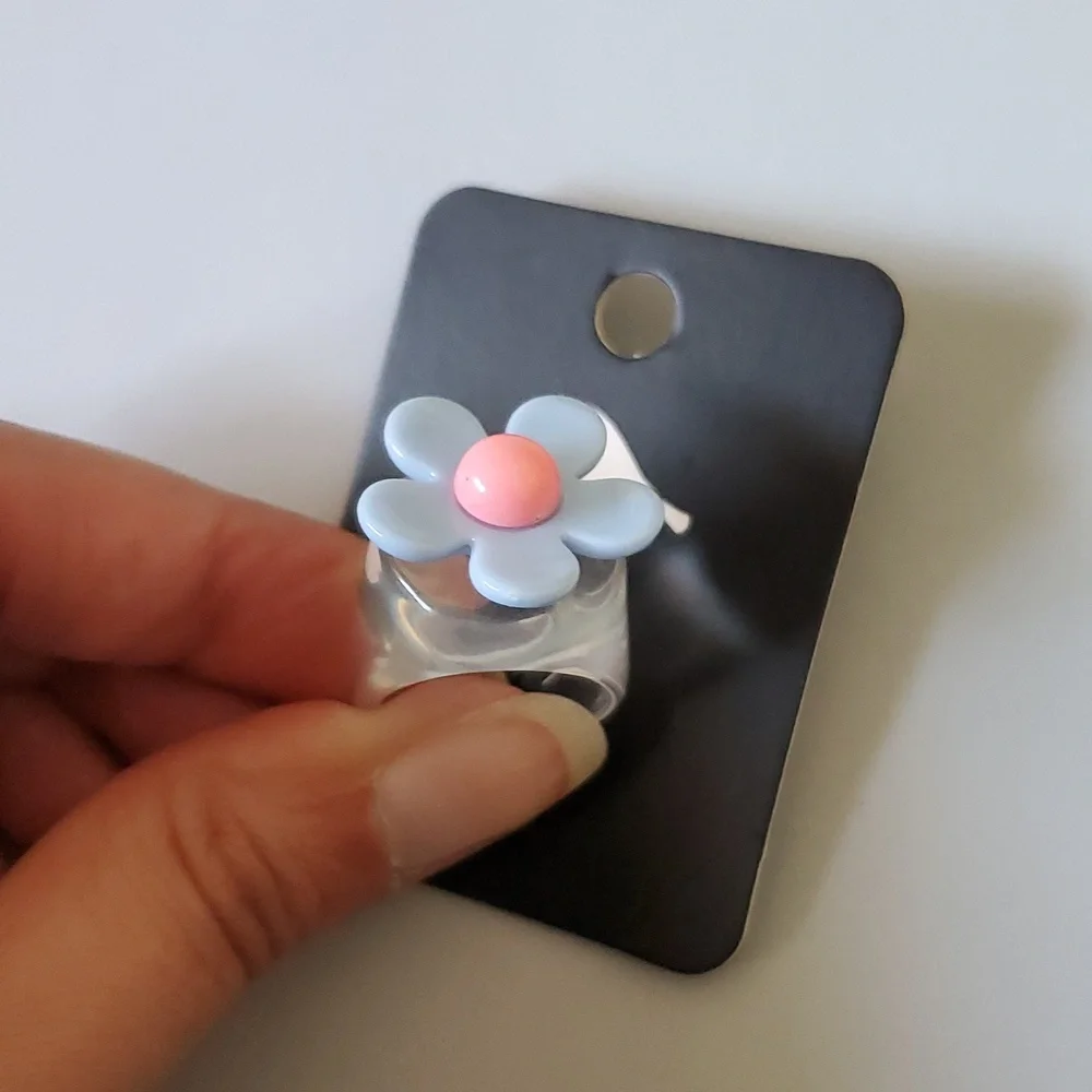 🎈3 FOR $10 RESIN RINGS - Picture 2 of 5